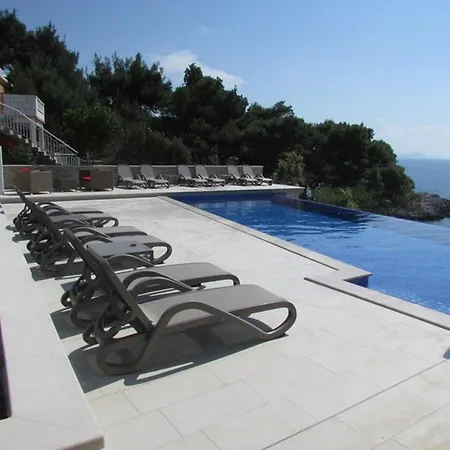 Gostinjska kuća With A Swimming Pool Cove Saplunara, Mljet - 401 Maranovici