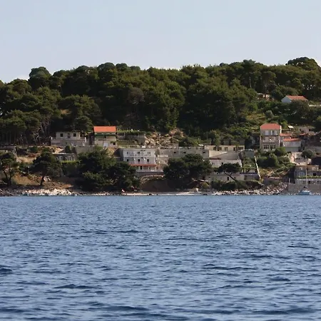 بيت ضيافة With A Swimming Pool Cove Saplunara, Mljet - 401
